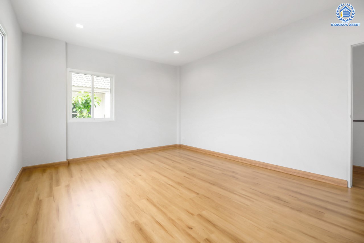 บ้านมือสองตกแต่งใหม่ ม.ศุภาลัย ออร์คิดปาร์ค2 ปิ่นเกล้า-ใกล้ถ.กาญจนาภิเษก หลังมุม ตกแต่งหรูหรา เนื้อที่ 69.8 ตร.ว. ฟังก์ชัน 4 ห้องนอน 4 ห้องน้ำ 1 ห้องแม่บ้าน จอดรถได้ 2 คัน บนทำเลเดินทางสะดวก เชื่อมต่อหลายเส้นทาง และเดอะมอลล์บางแค ทางด่วน "กาญจนาภิเษก" และรถไฟฟ้า "สถานีภาษีเจริญ"